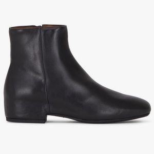 Aquatalia Ulyssaa Black Leather Ankle Bootie size 8